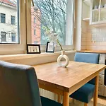 Large 2 Bedroom Apartment Close To Center