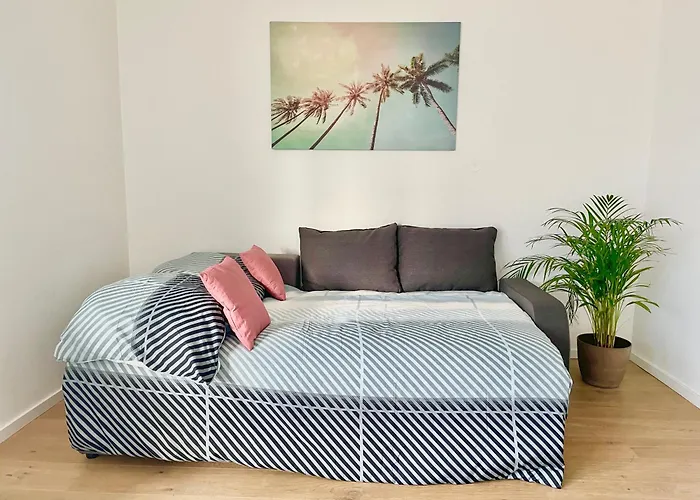 Large 2 Bedroom Apartment Close To Center