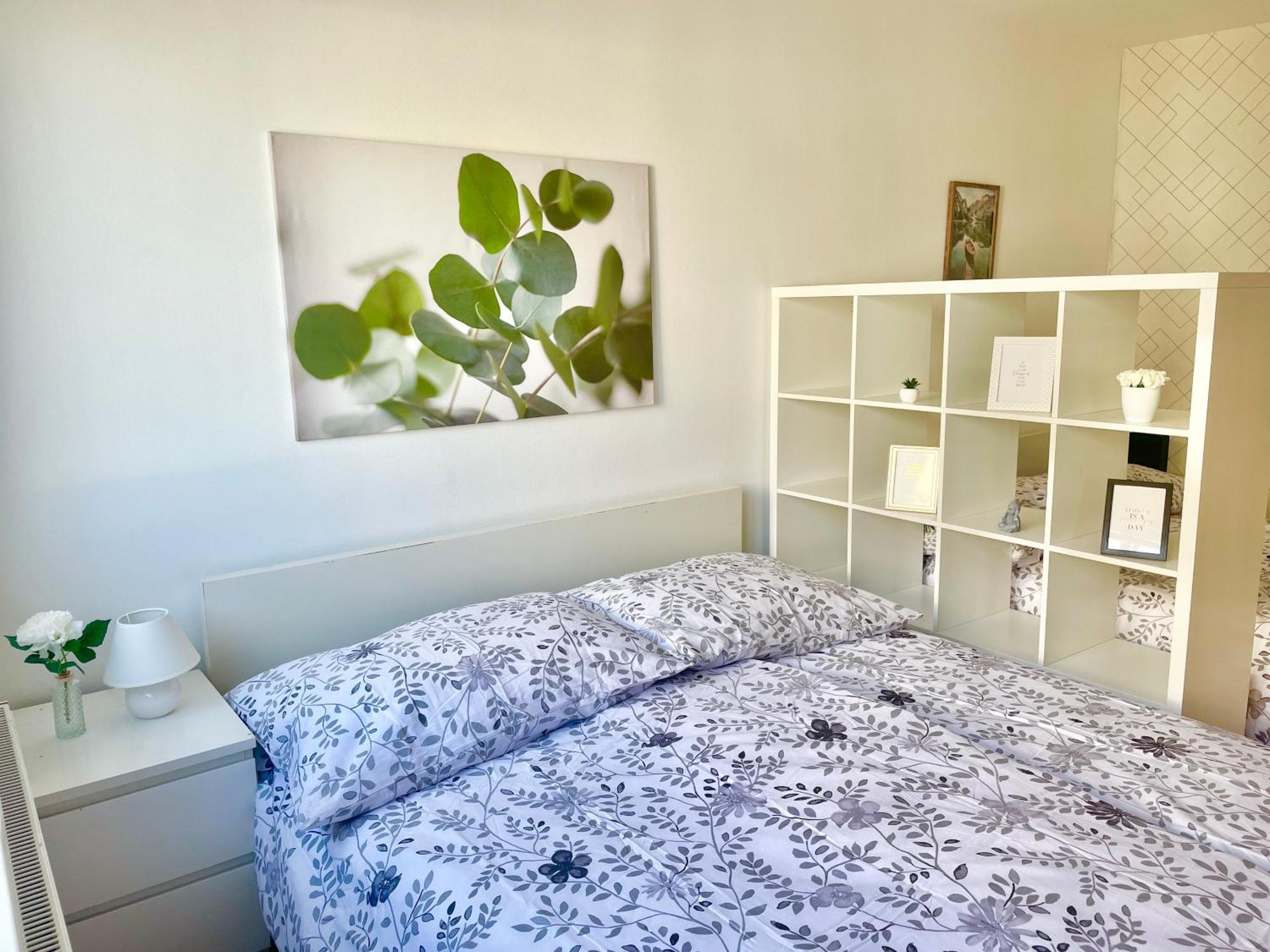 Large 2 Bedroom Close To Center