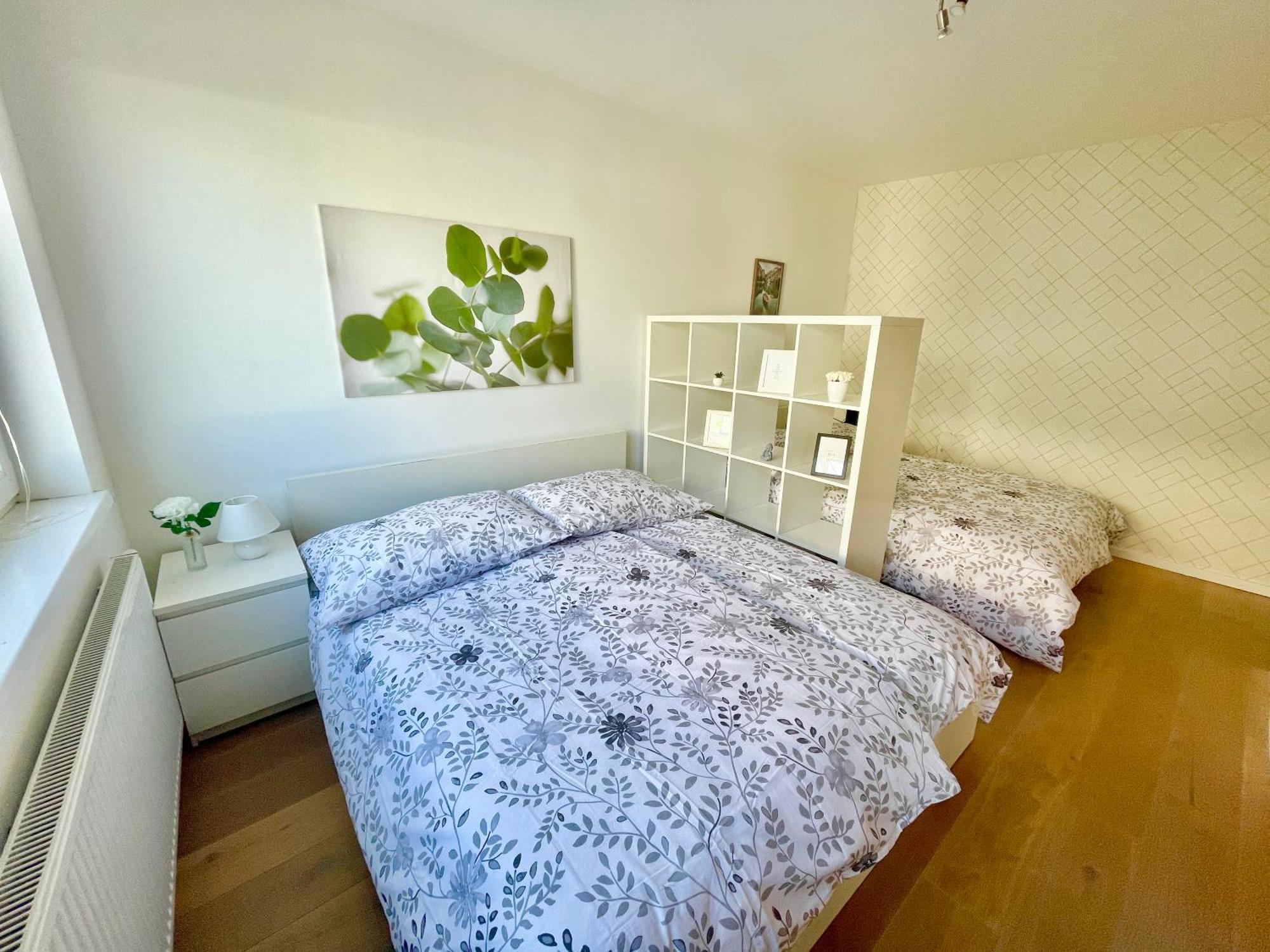 Large 2 Bedroom Close To Center Apartment Wien
