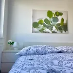Large 2 Bedroom Apartment Close To Center